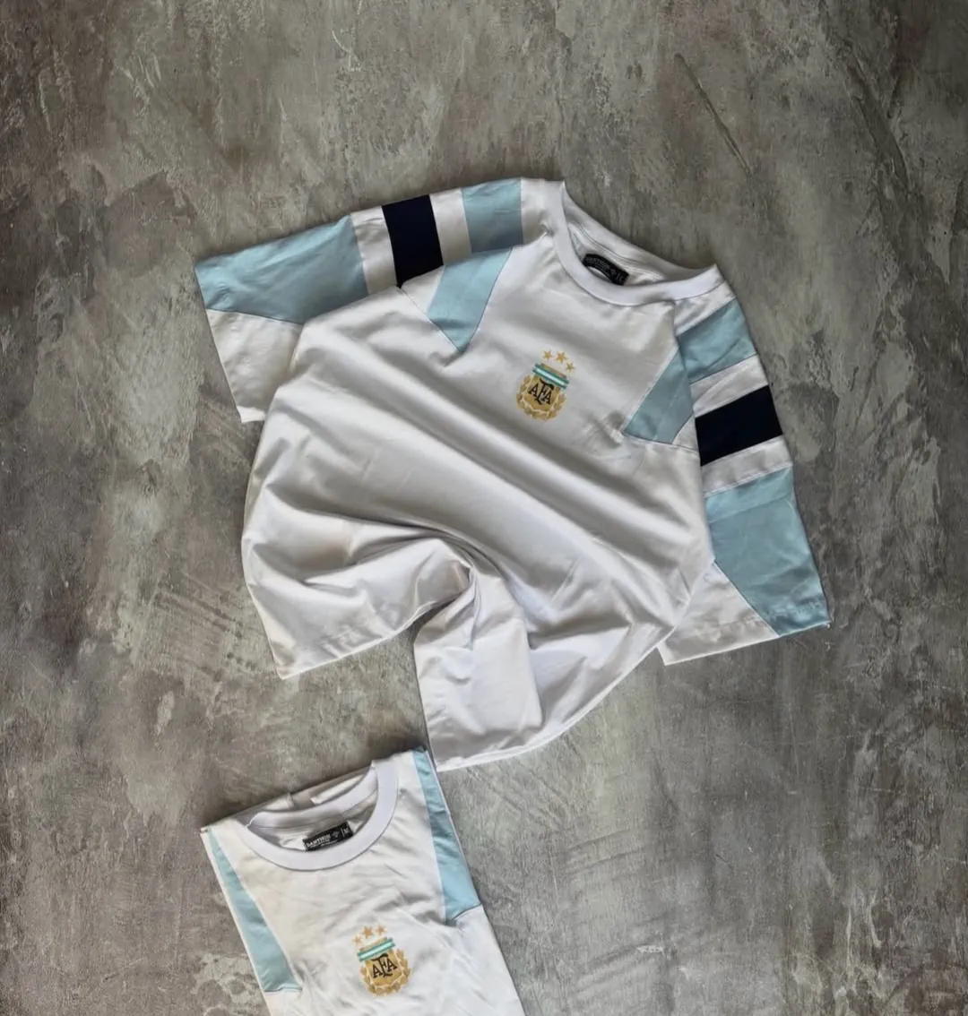 Camiseta adidas · Talle L