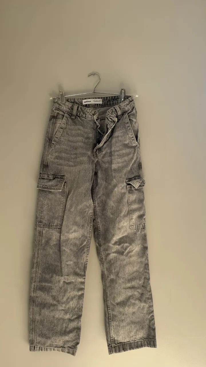 Pantalón Bershka · Talle EU 34