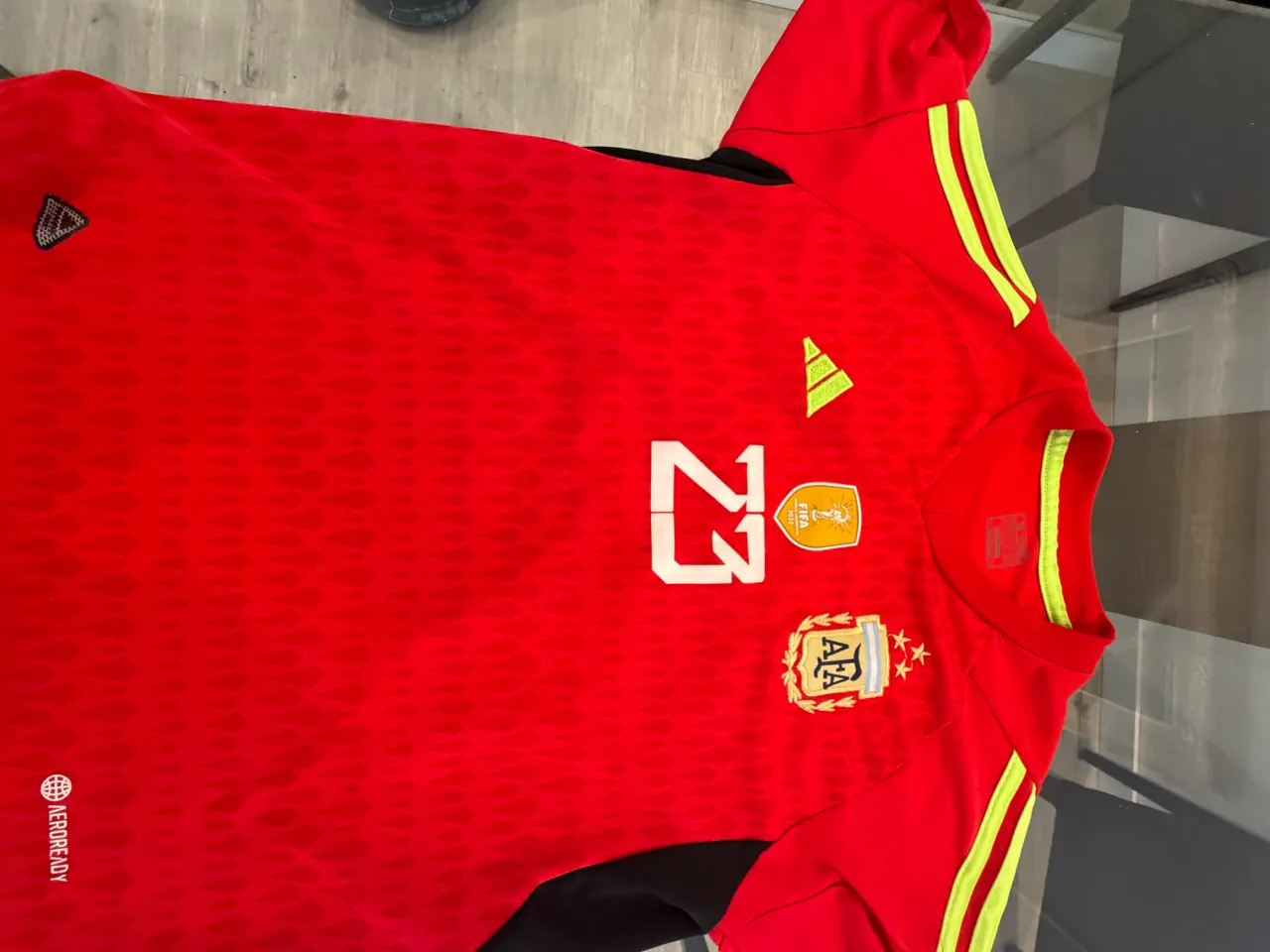 Remera adidas · Talle S