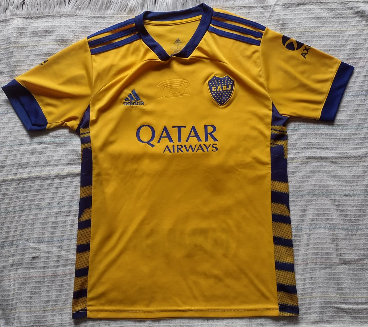 Camiseta adidas · Talle M