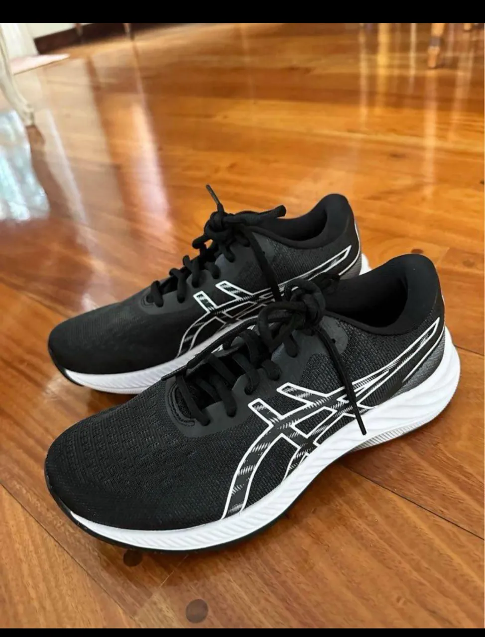 Asics · Talle AR 38
