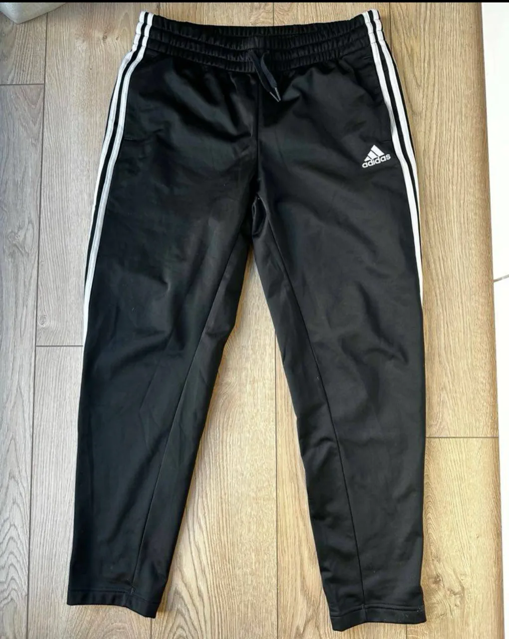 Pantalón adidas · Talle M
