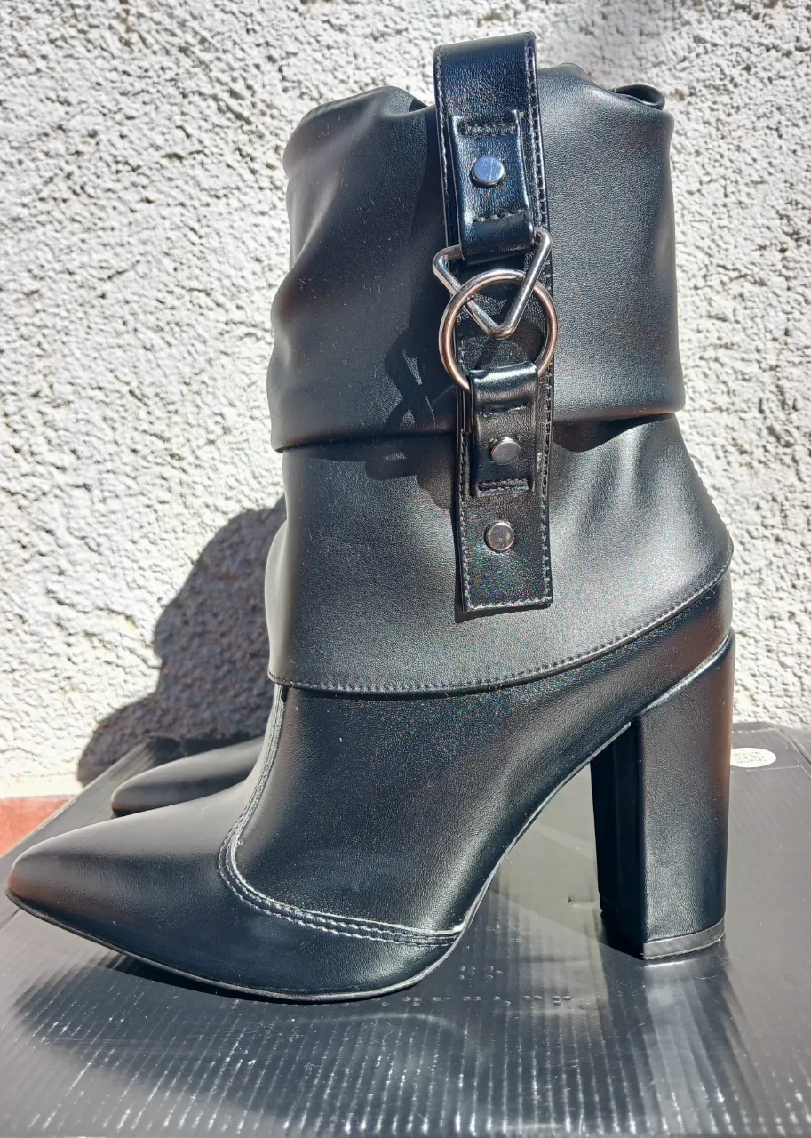Vizzano · Talle AR 36