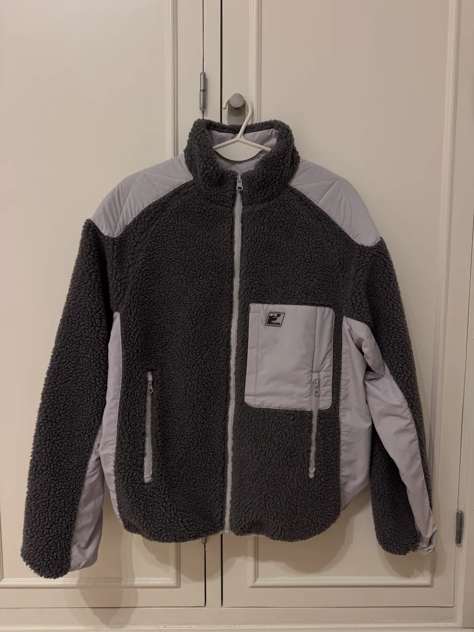 Urban Outfitters · Talle M