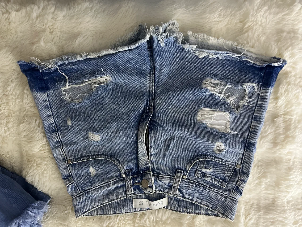 Short Isostasia - imagen 1
