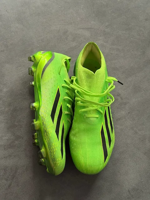 adidas · Talle AR 41