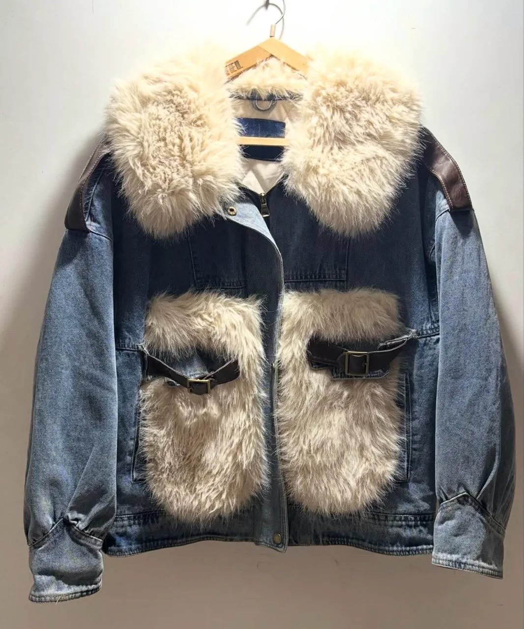 Campera Ninguna - imagen 1