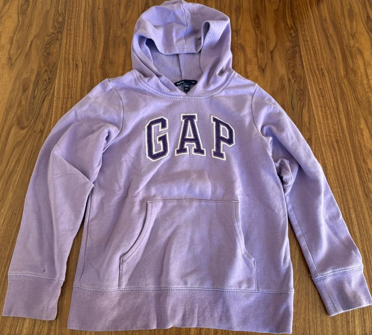 Buzo GAP · Talle 7 años / 122 cm