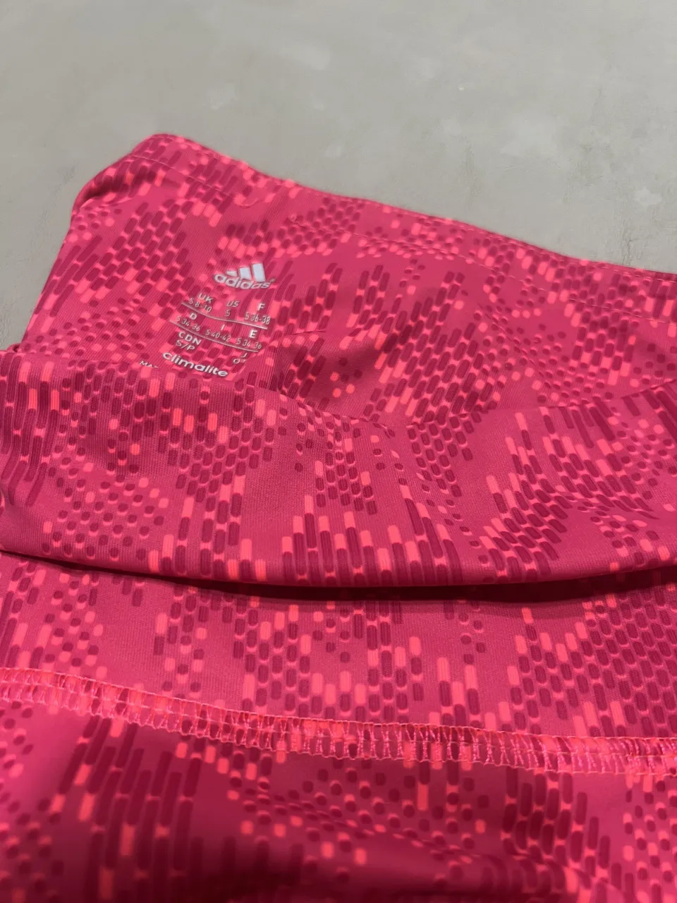 adidas · Talle S