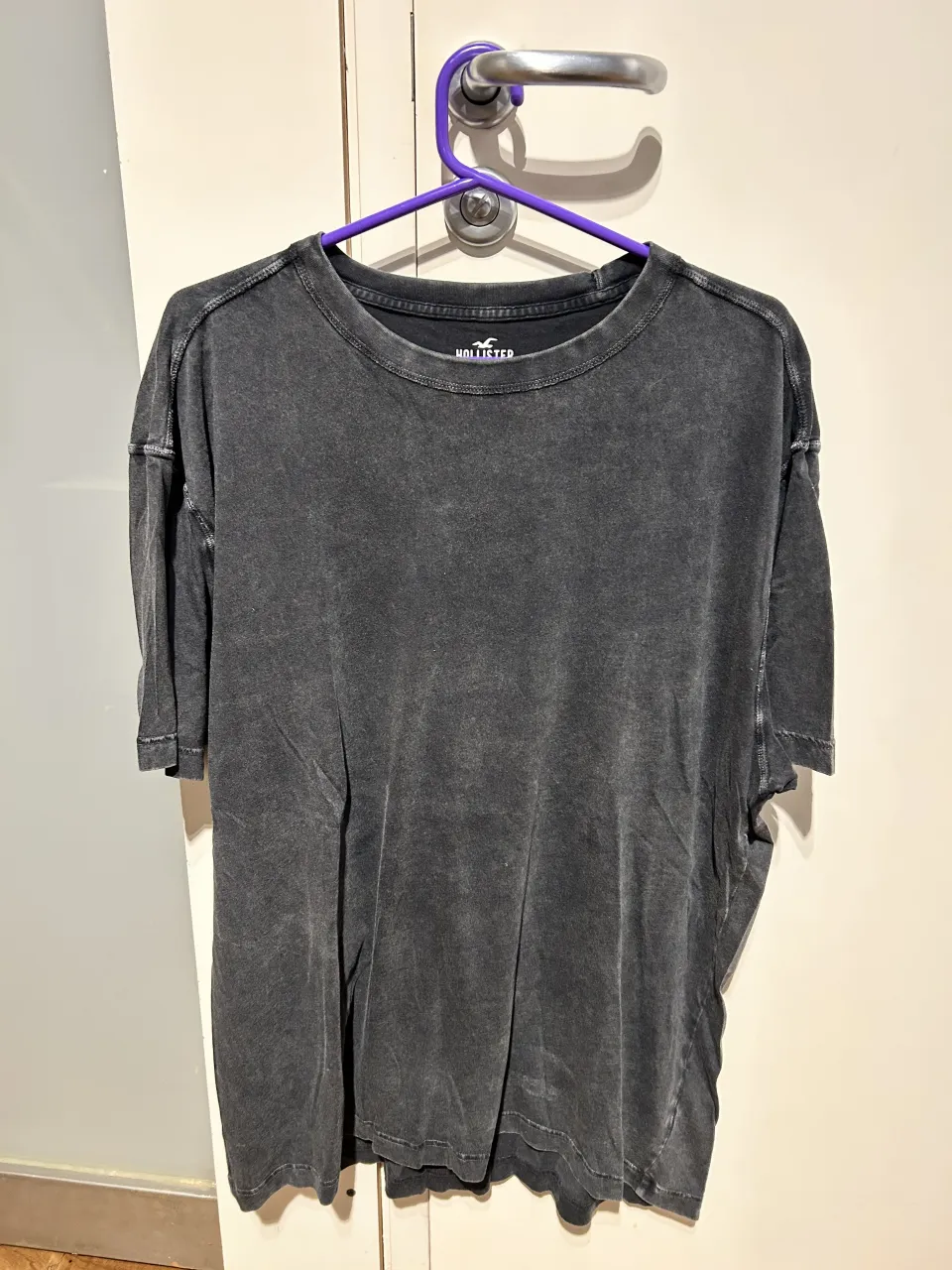 Remera Hollister · Talle L