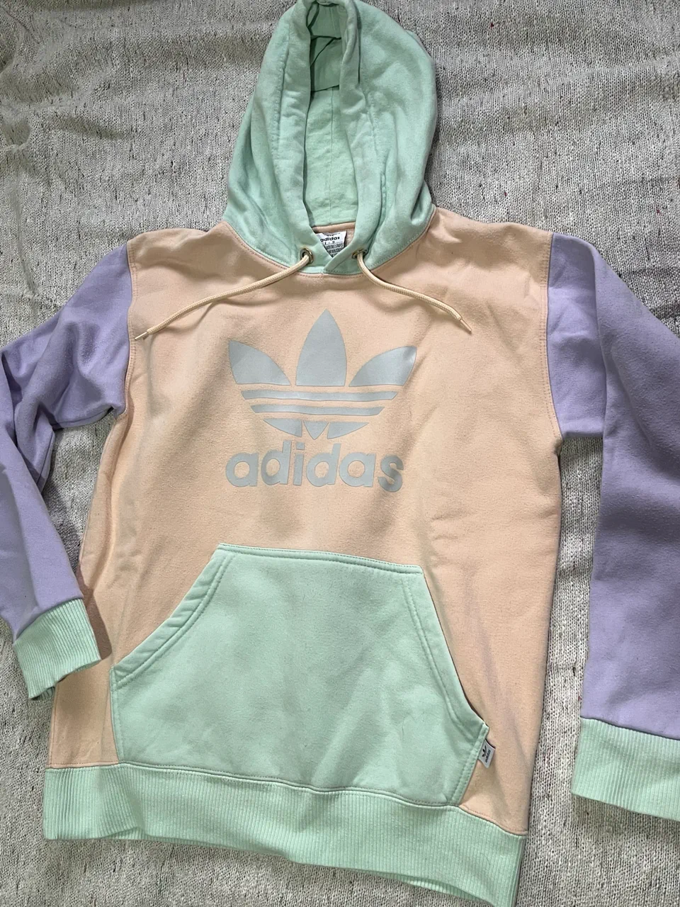 adidas · Talle M