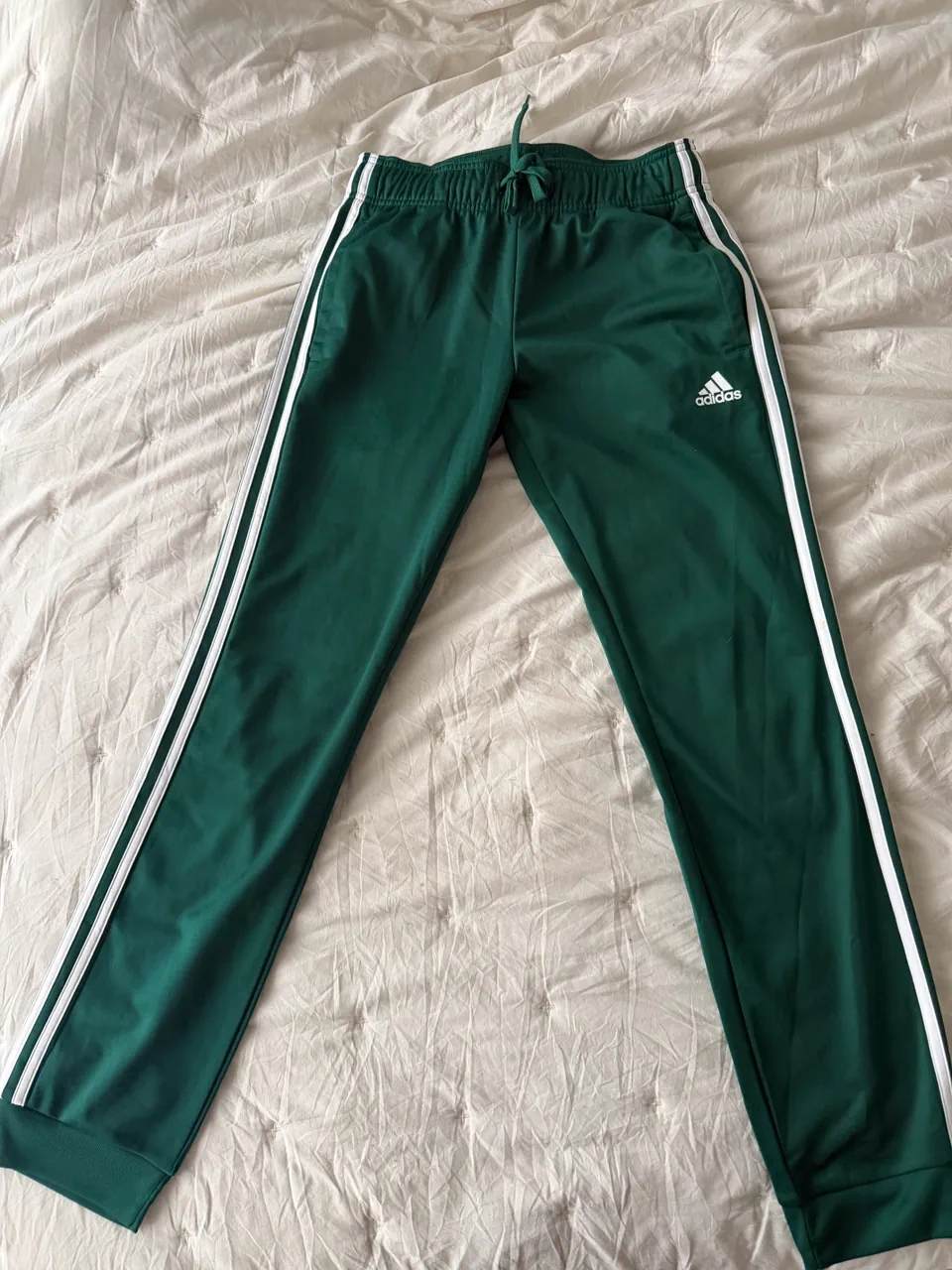 Pantalón adidas · Talle S