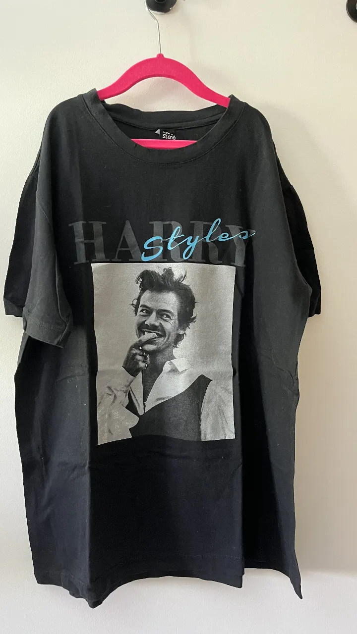 Remera Little stone · Talle L