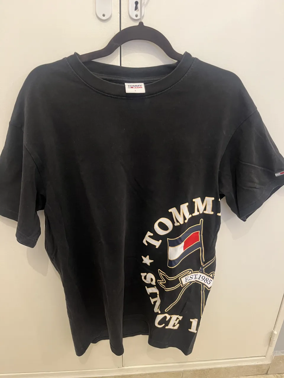 Remera Tommy Jeans · Talle L