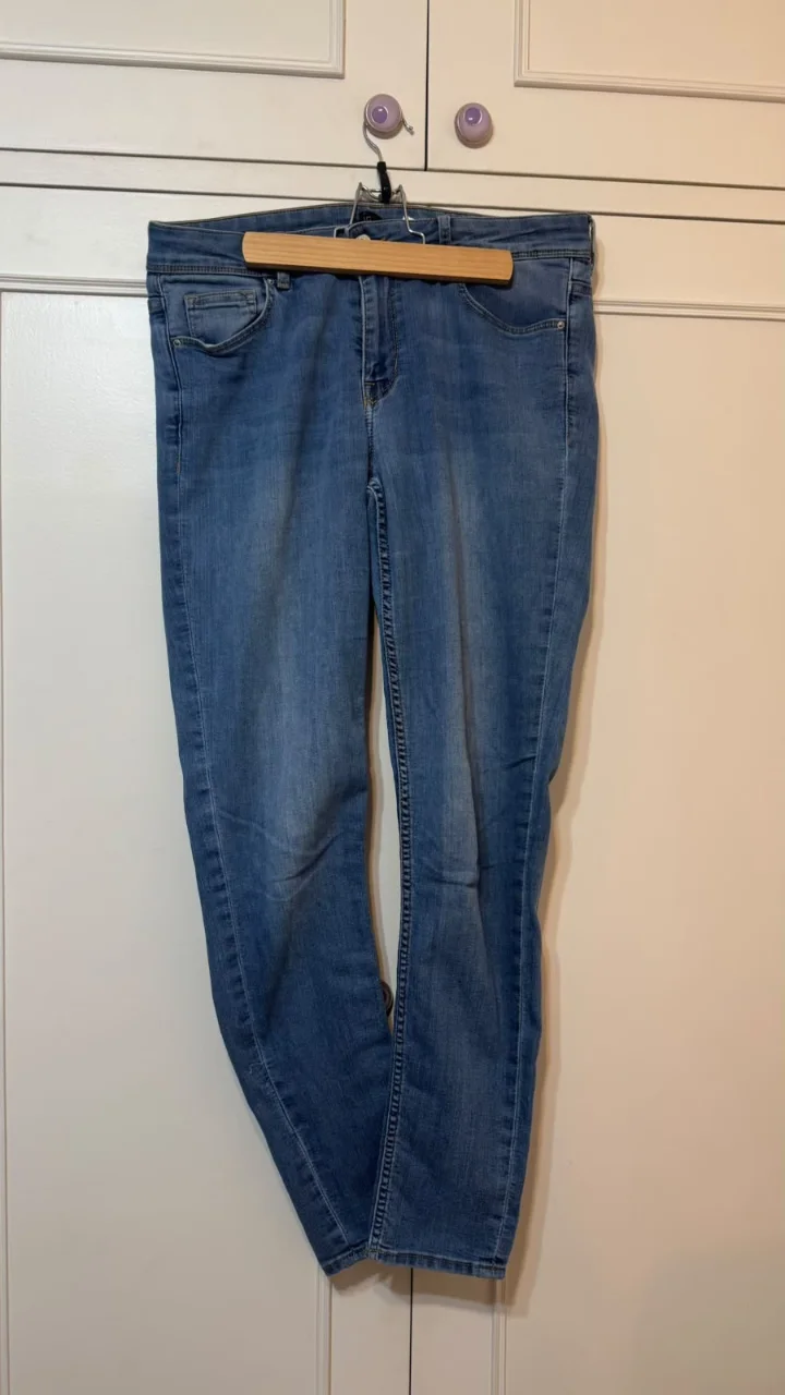 H&m divided · Talle EU 42