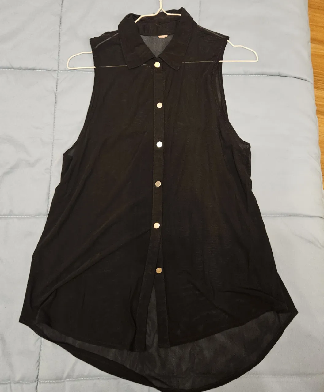 Camisa sin marca · Talle único