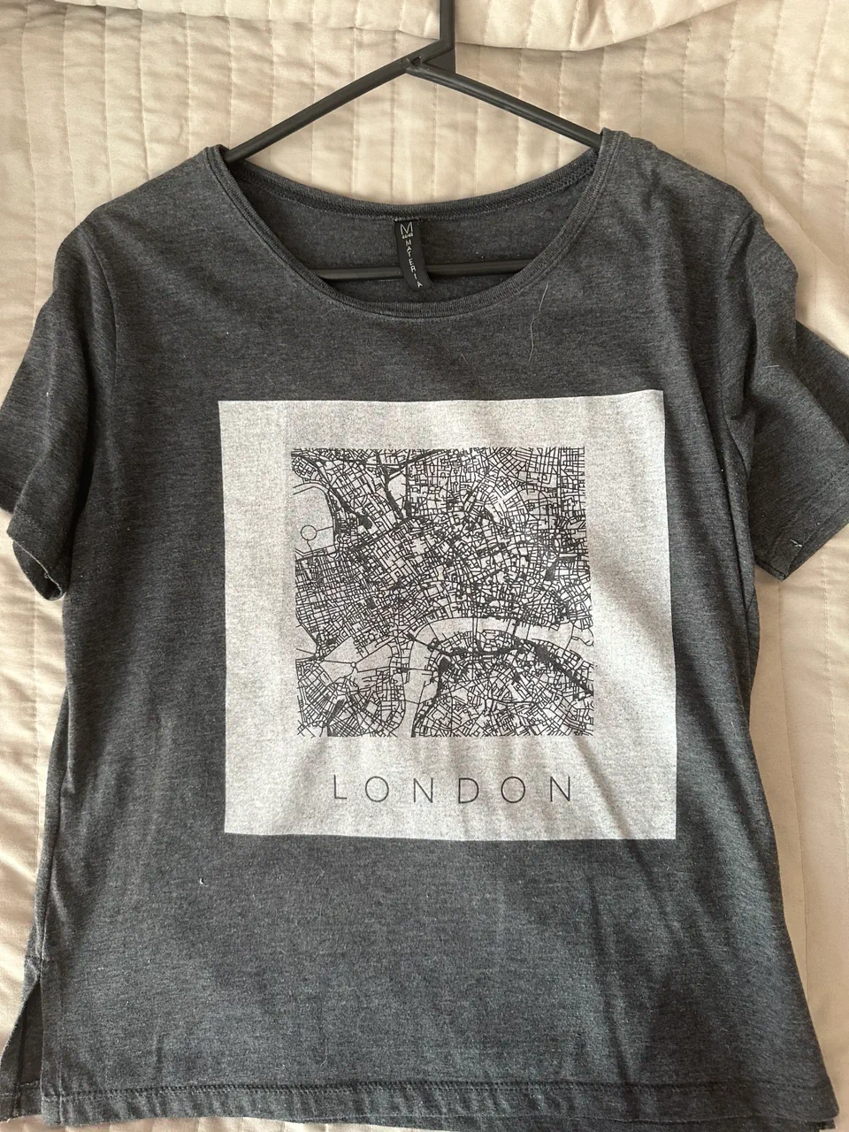 Remera MATERIA · Talle M