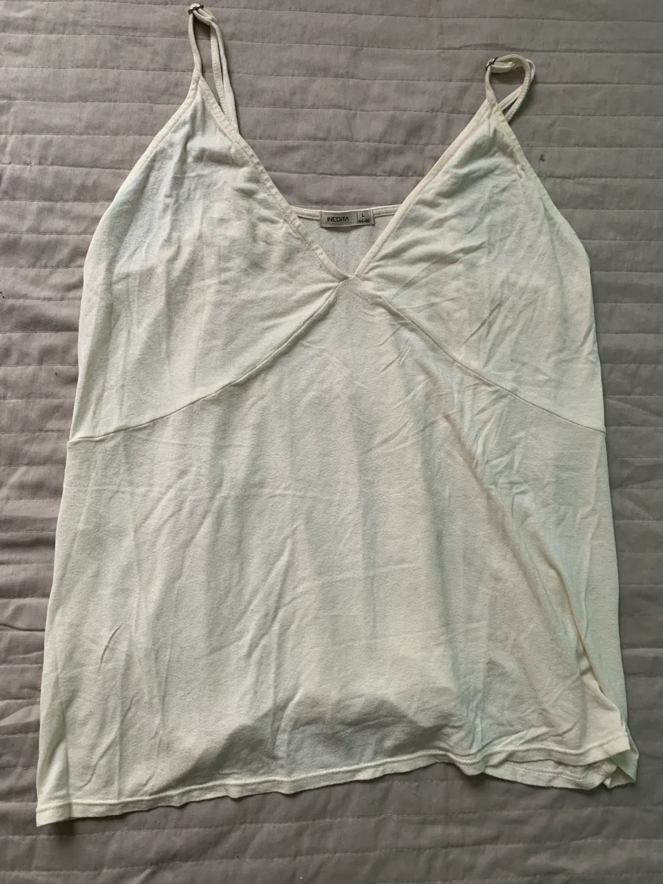 Musculosa Inedita · Talle L