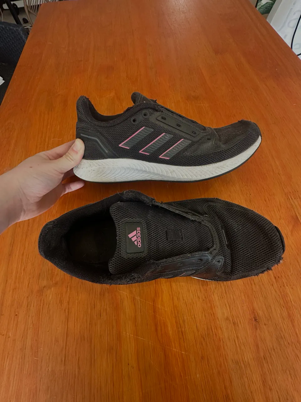 adidas · Talle AR 37