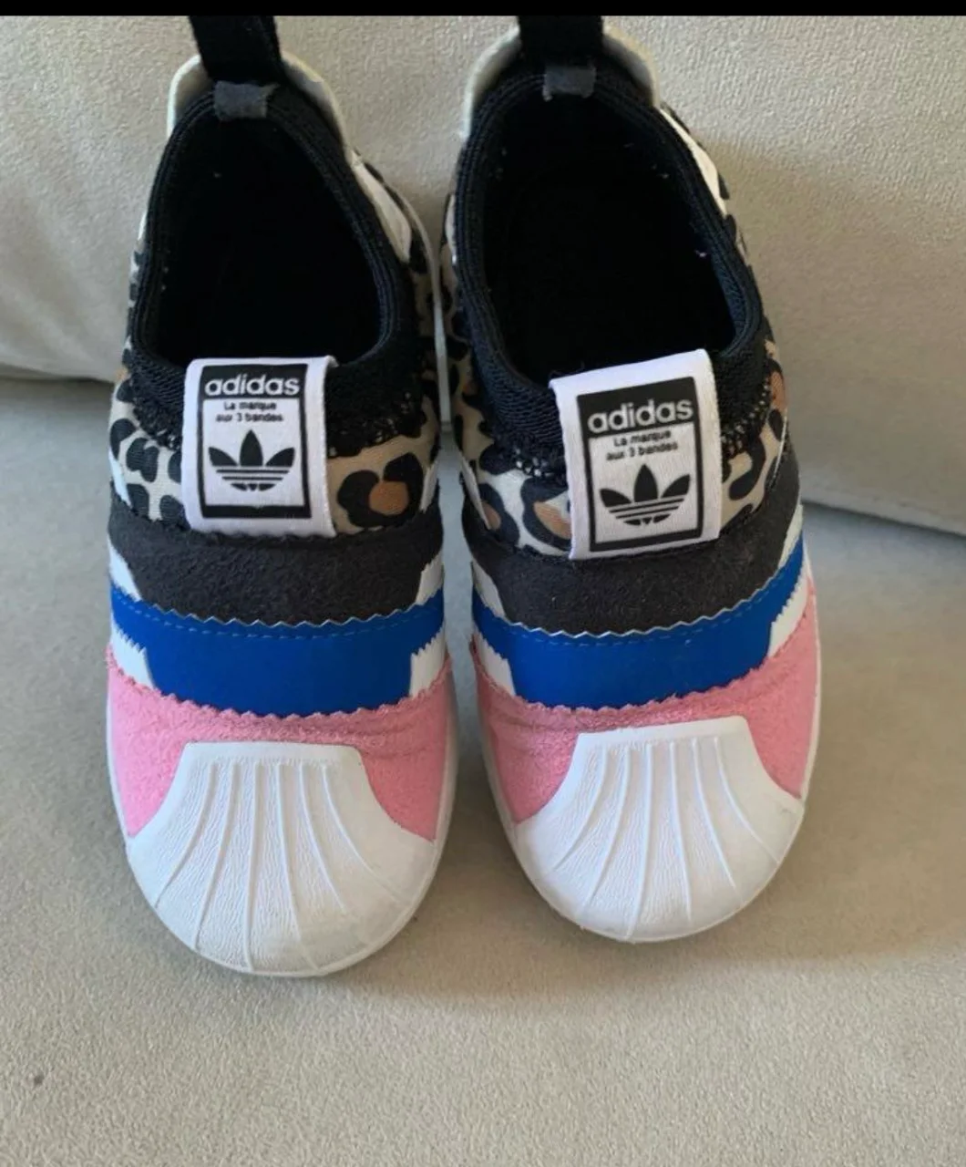 adidas · Talle AR 23