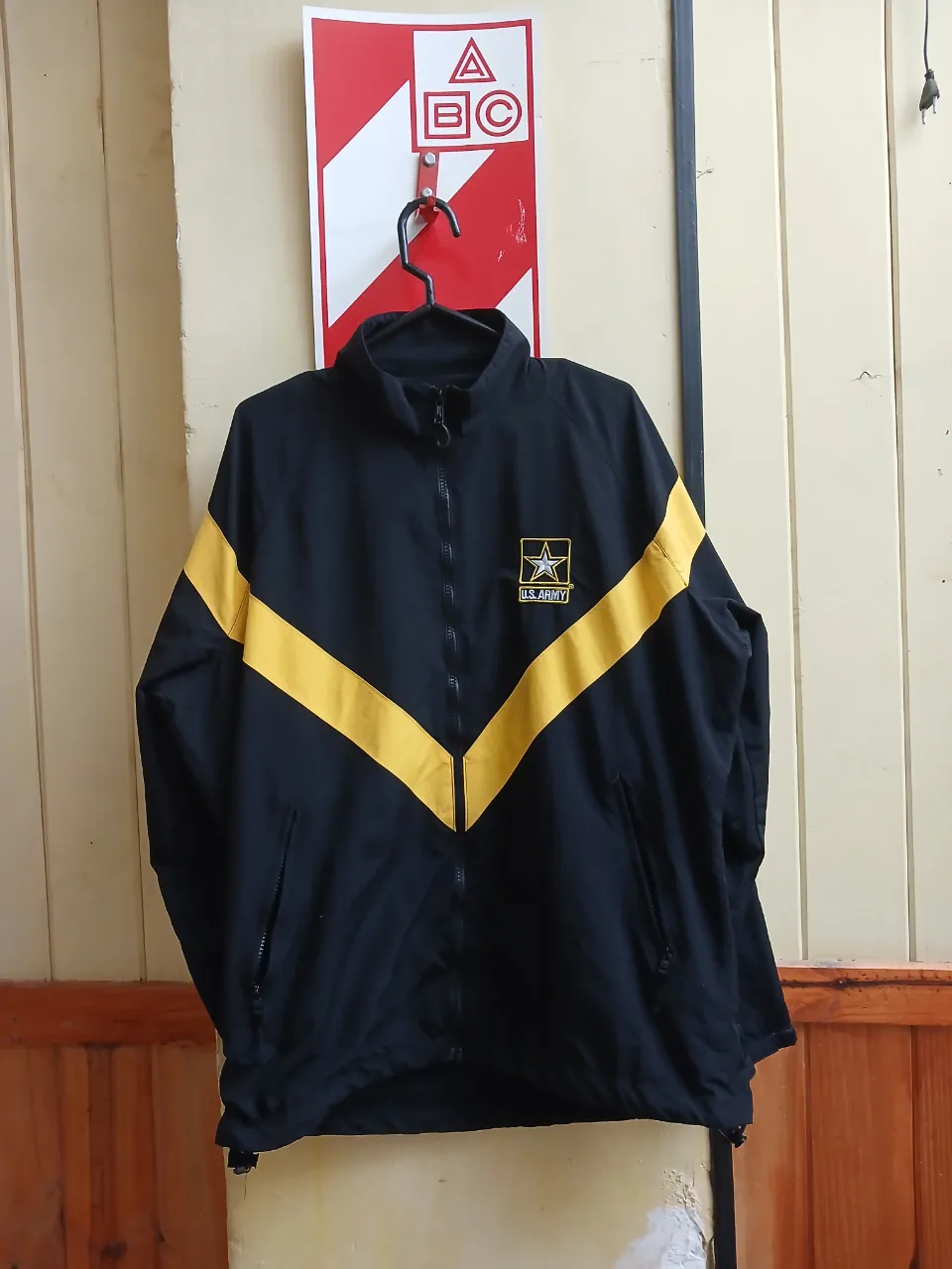 Buzo U.S. ARMY · Talle M