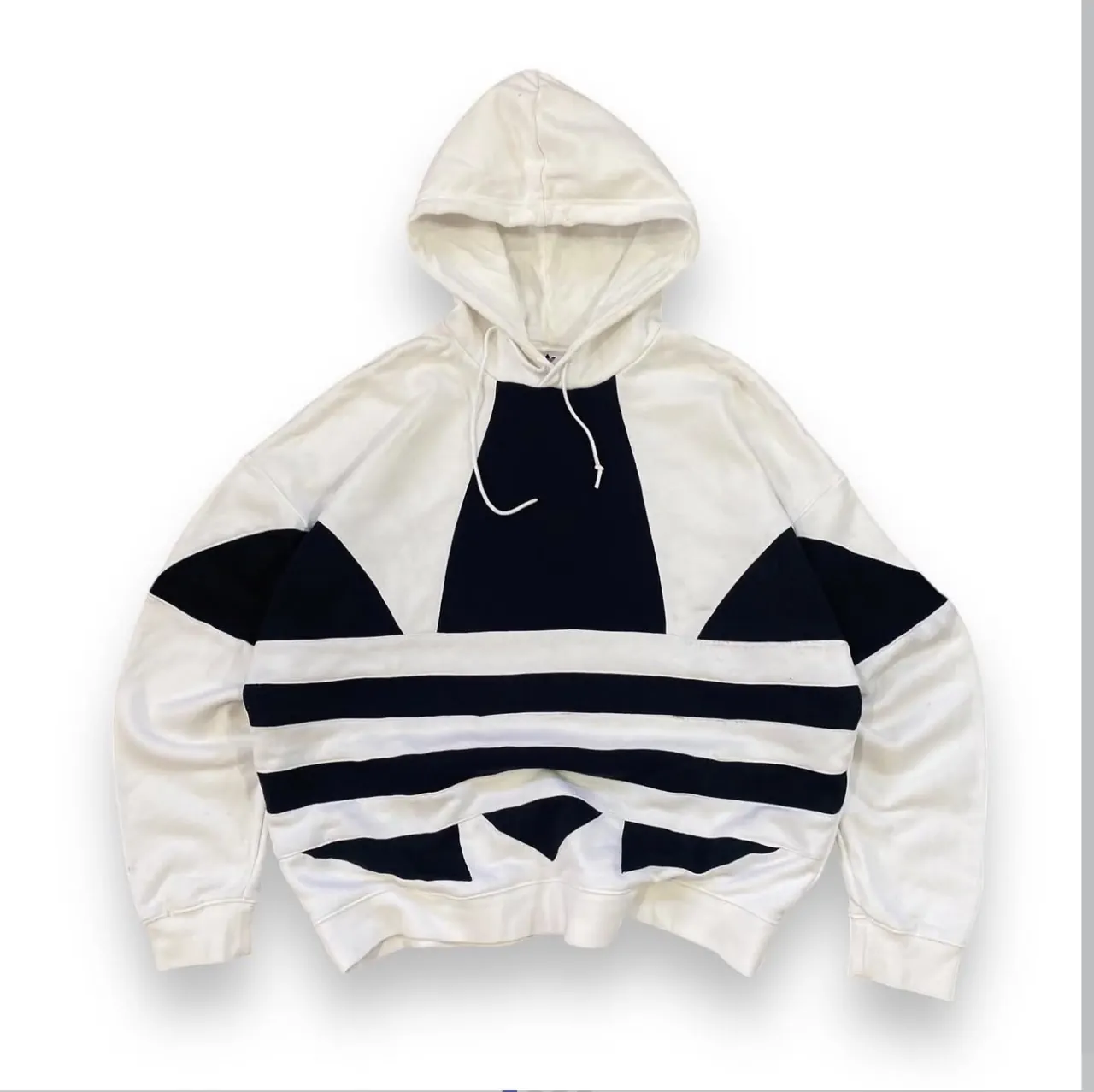 Buzo adidas · Talle M