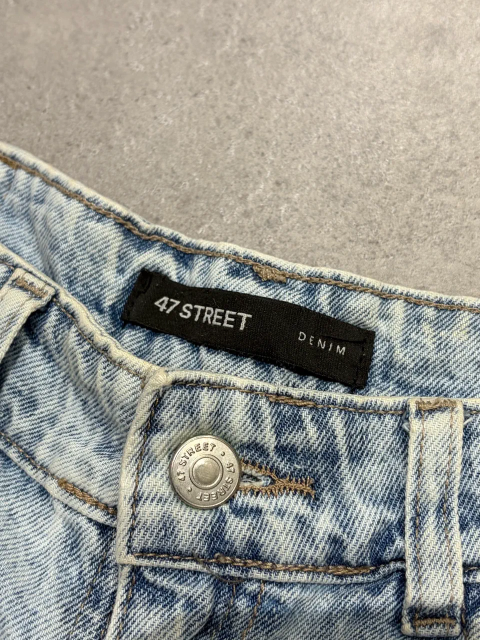 Short 47 Street - imagen 3