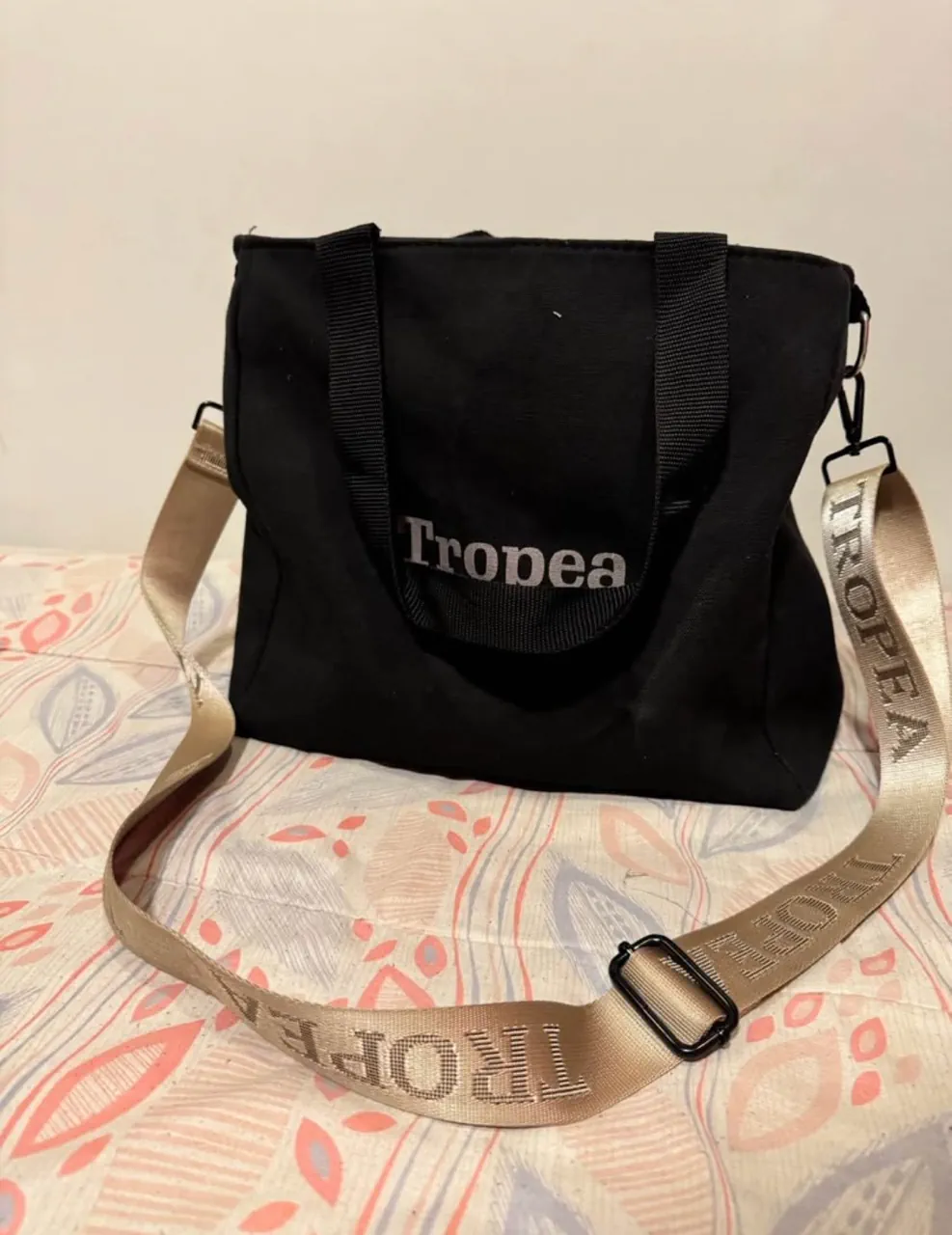 Cartera Tropea