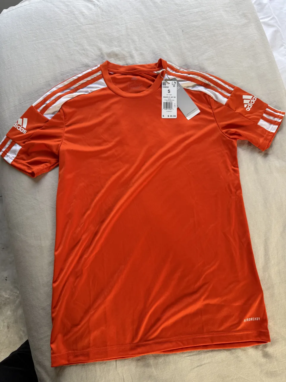 Remera adidas · Talle S