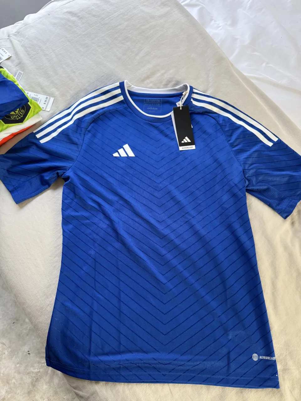Camiseta adidas - imagen 1