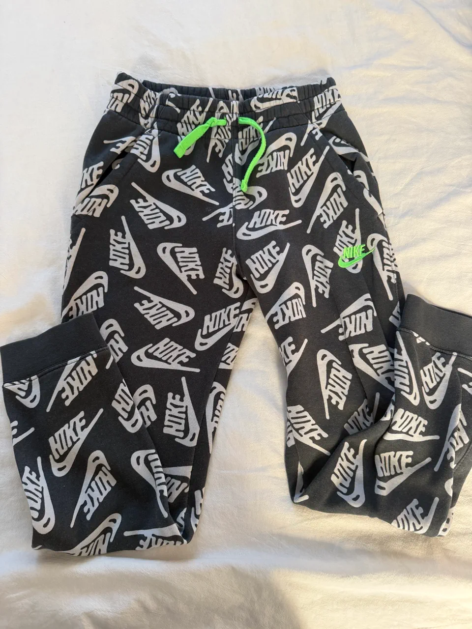Pantalón Nike · Talle M