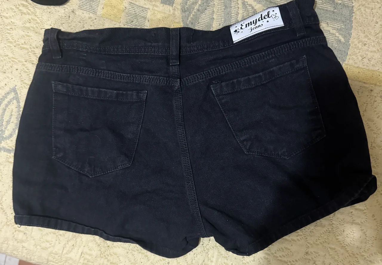 Short Emyde - imagen 2