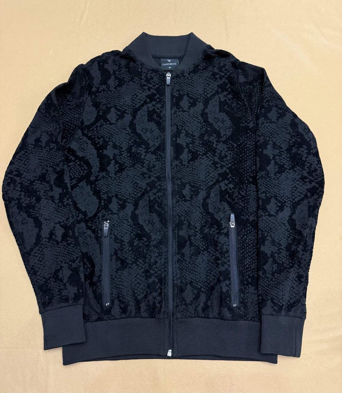 Campera Farenheite - imagen 1
