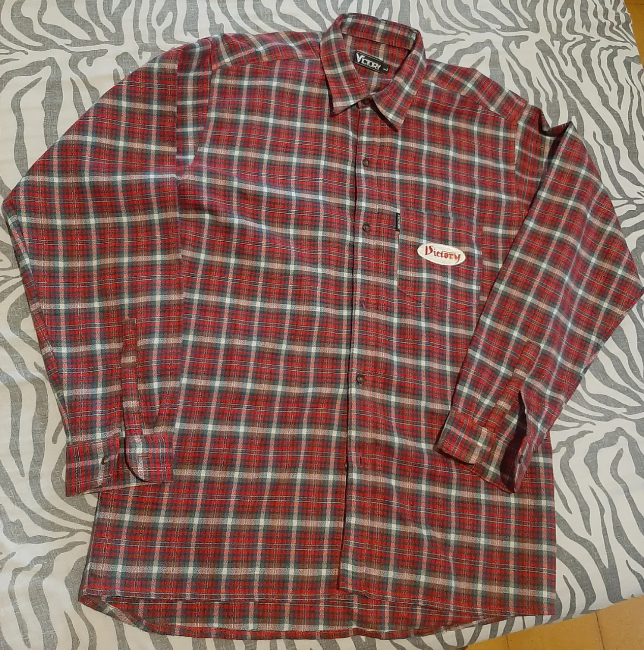 Camisa Victor · Talle L