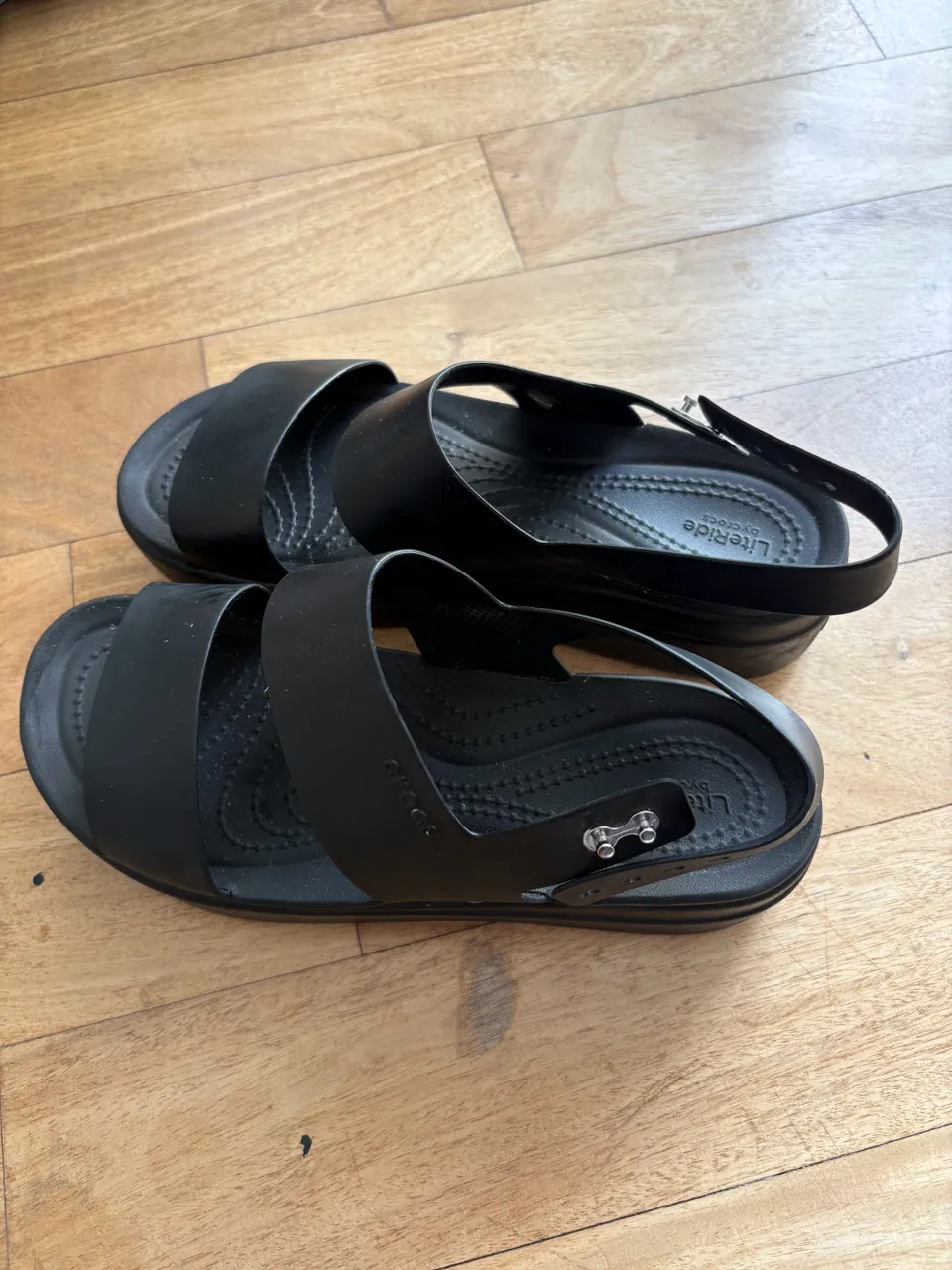 Crocs · Talle US 8