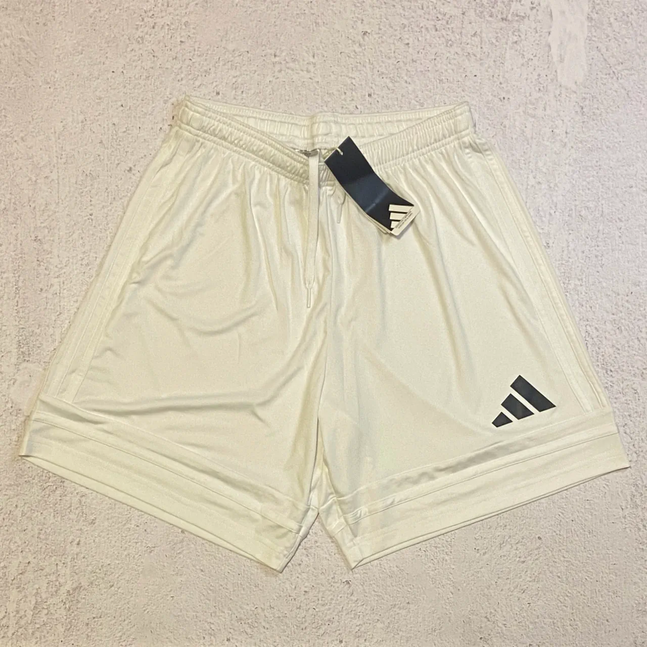 Short adidas - imagen 1
