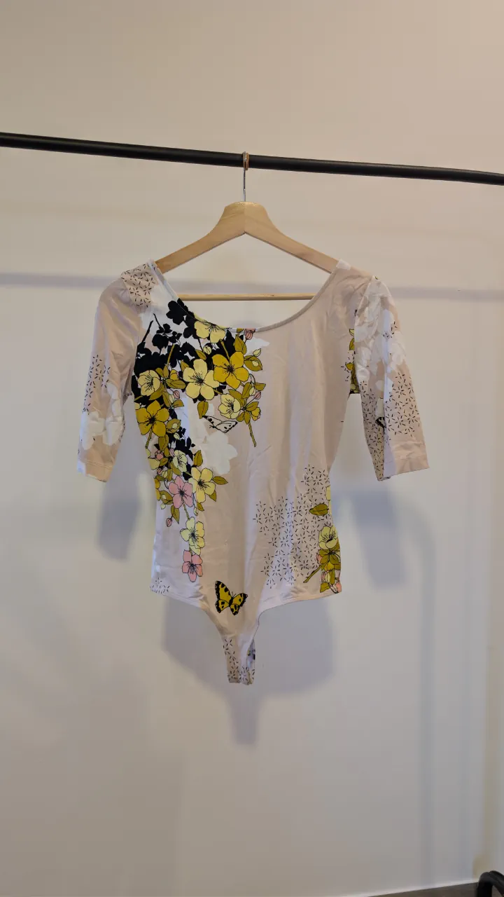 GUESS · Talle S