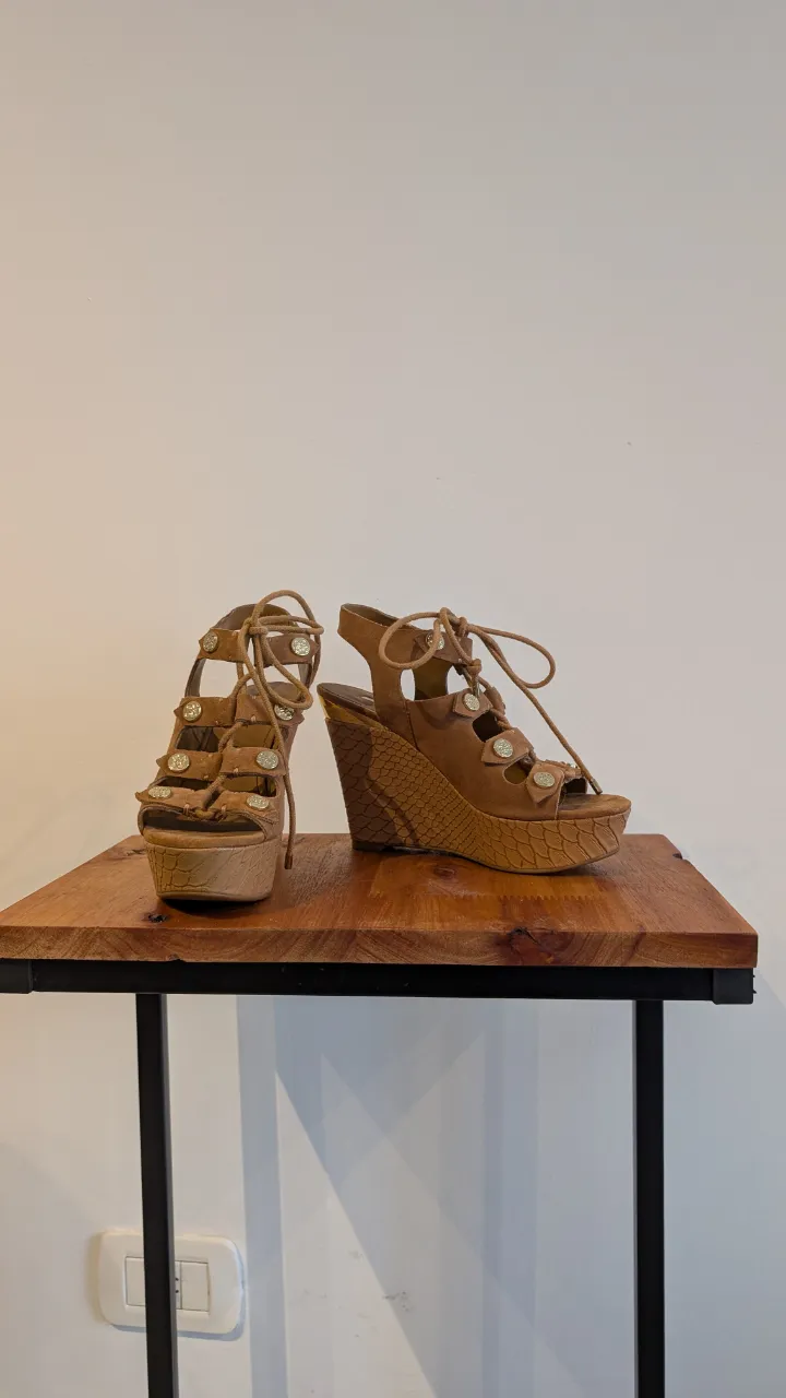Tacos GUESS · Talle AR 37