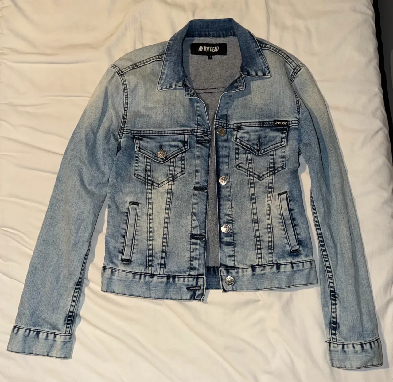 Campera Ay Not Dead - imagen 1