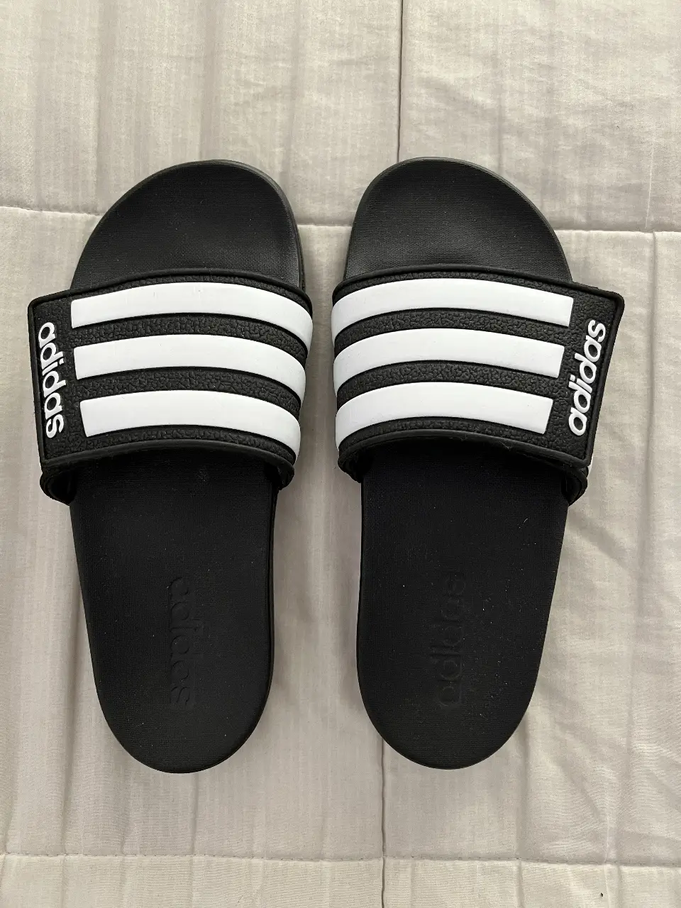 Ojotas adidas · Talle AR 34
