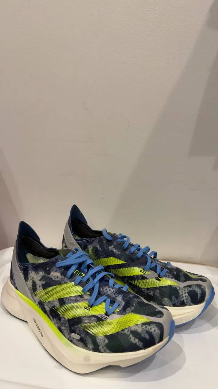 adidas · Talle US 6