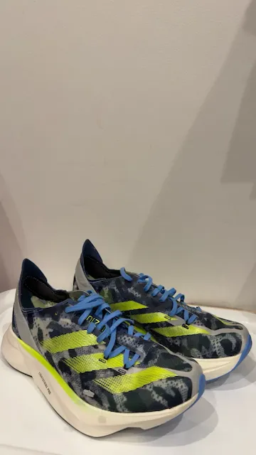 adidas · Talle US 6