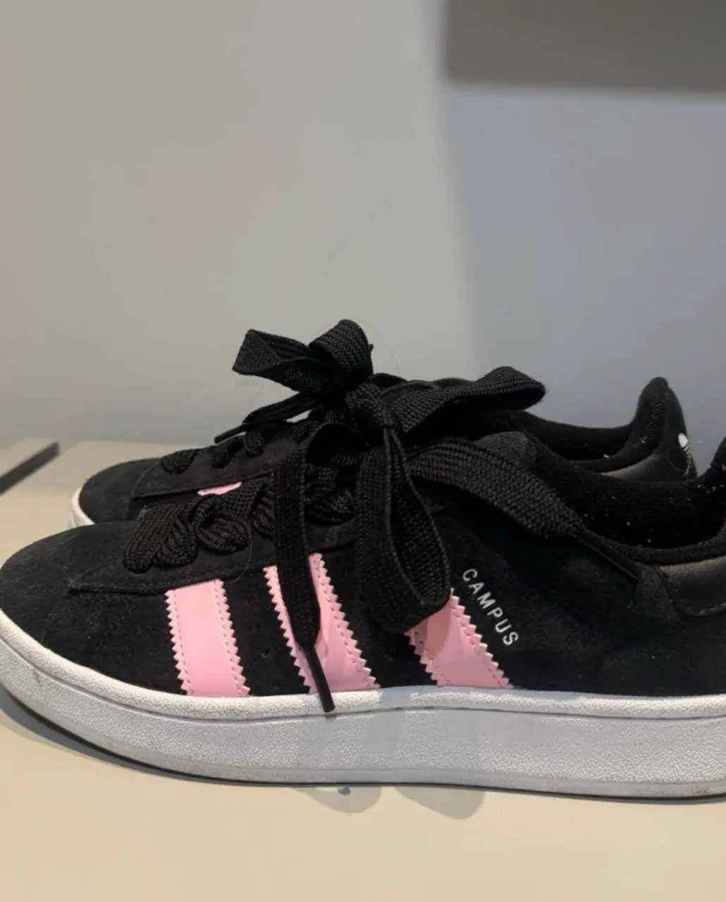 adidas · Talle EU 40
