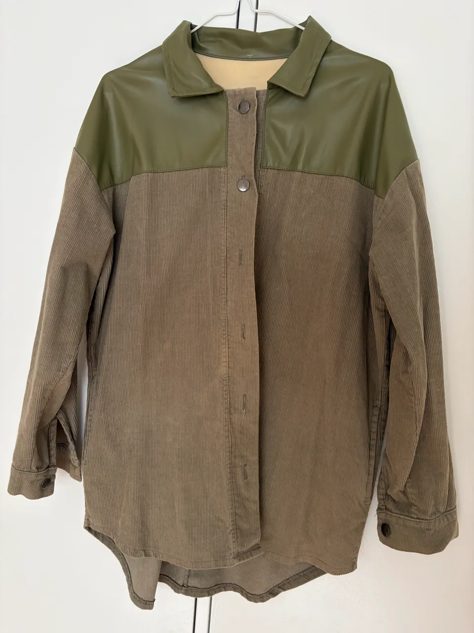 Camisa a · Talle L