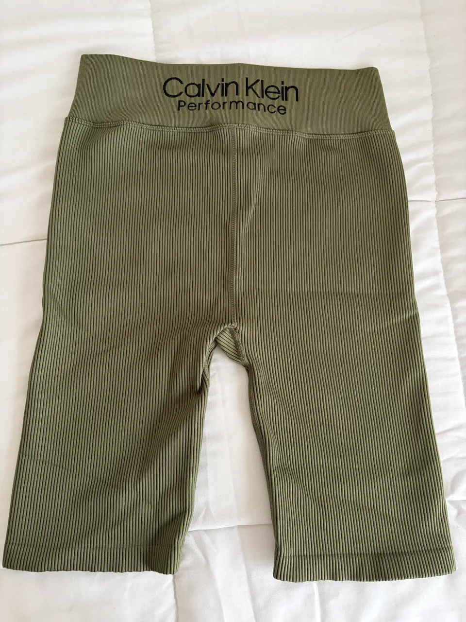 Calvin Klein · Talle L