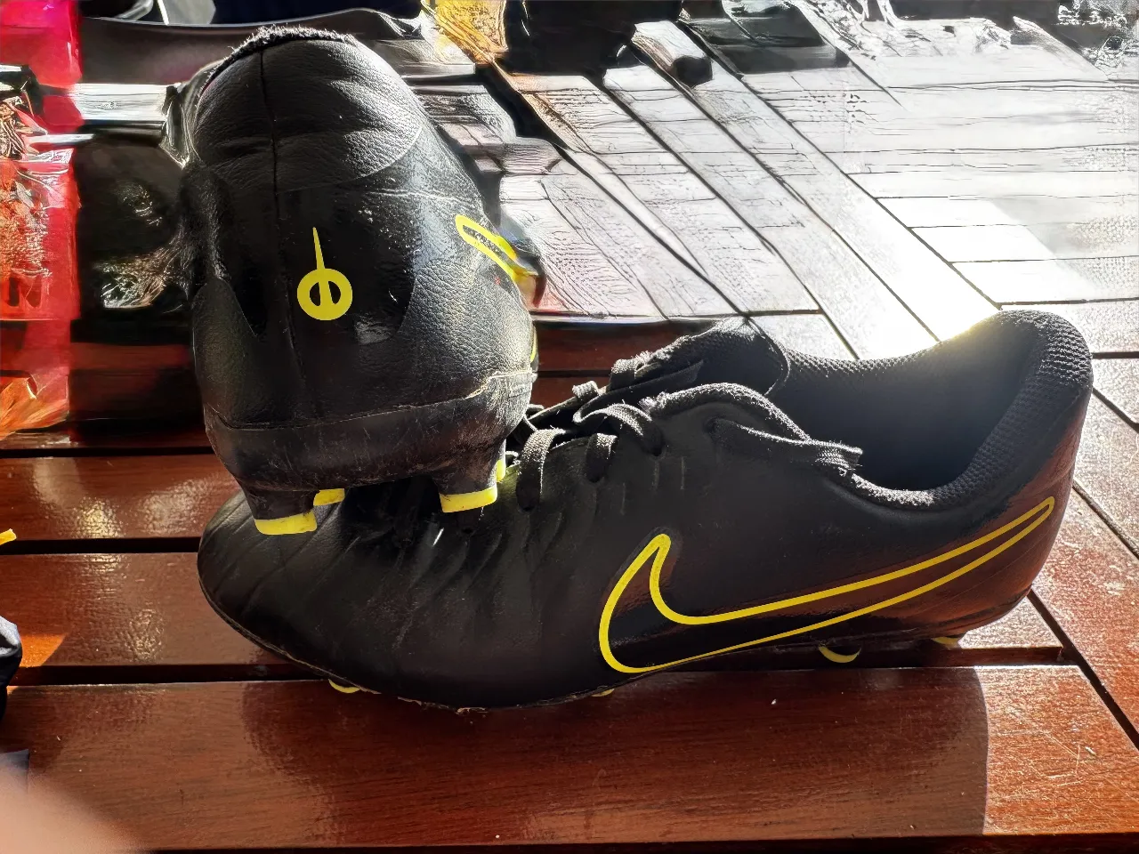 Botín de fútbol Nike - imagen 1