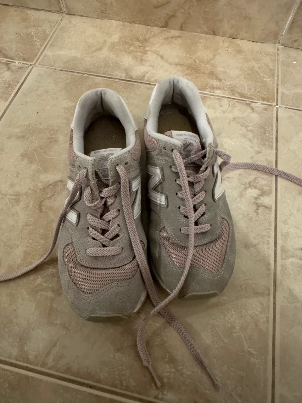 New Balance · Talle AR 37