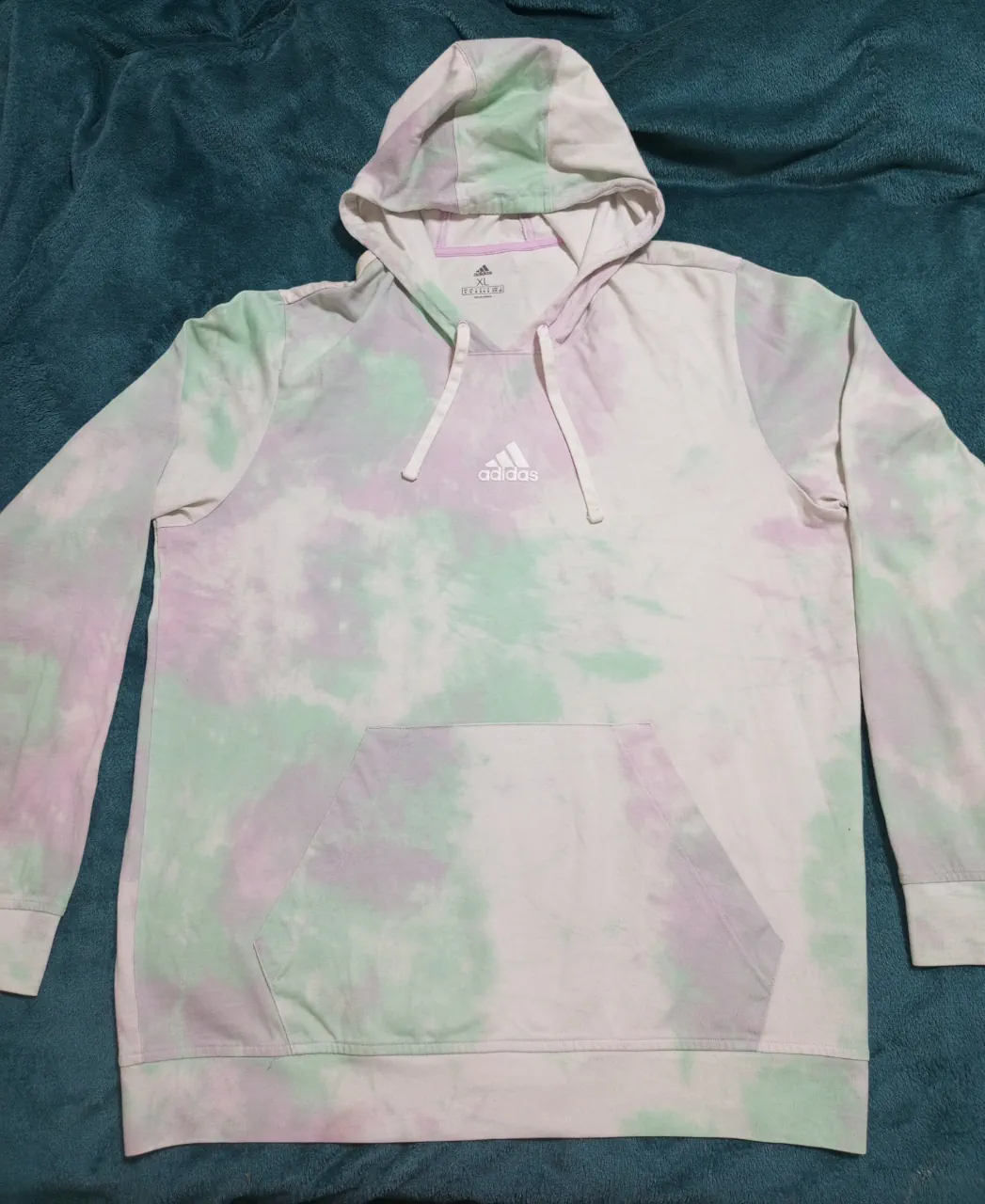 Buzo adidas · Talle XL