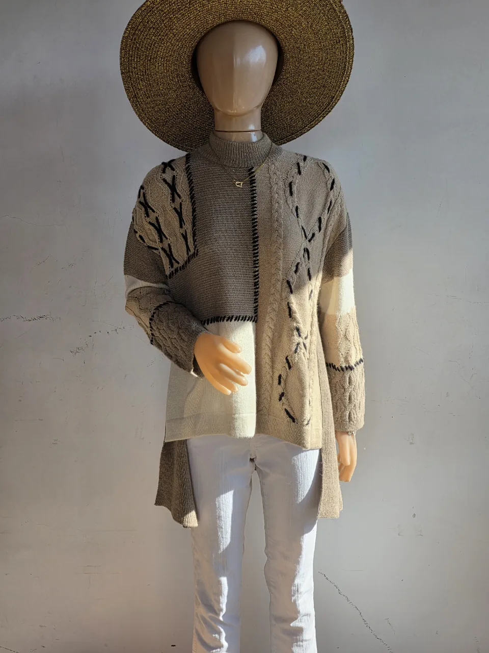 Poncho Jazmín Chebar · Talle M