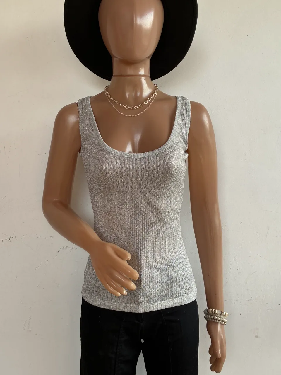 Musculosa Ossira - imagen 1